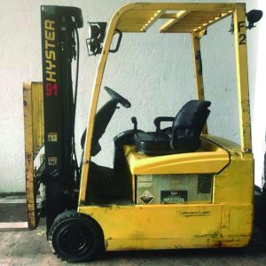 Montacargas eléctrico Hyster J35ZT en vista lateral